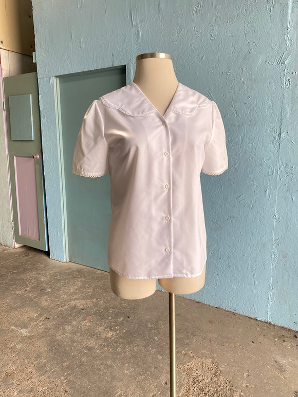 90's White button down shirt with peter pan collar