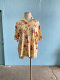 90's Canary yellow plus size short sleeve shirt in a pink floral print