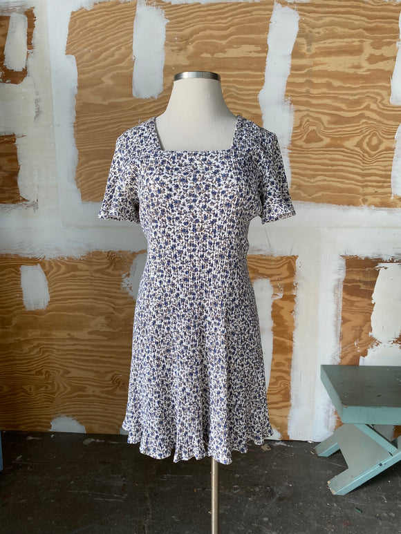 90's White ribbed skater plus size dress with blue floral print