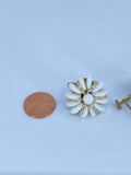 60-70's White daisy back screw earrings
