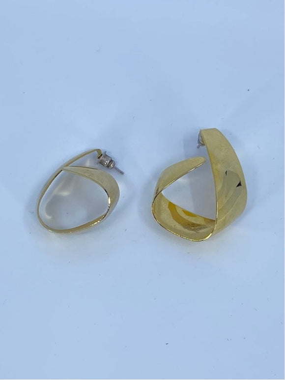 Gold gold twist pierced stud earrings