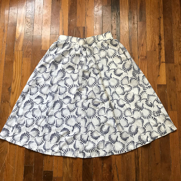 1980äó»s White & Navy Blue seashell skirt