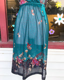 1970äó»s Sheer Teal floral dress w/an elastic waistband with a string belt. 䁣