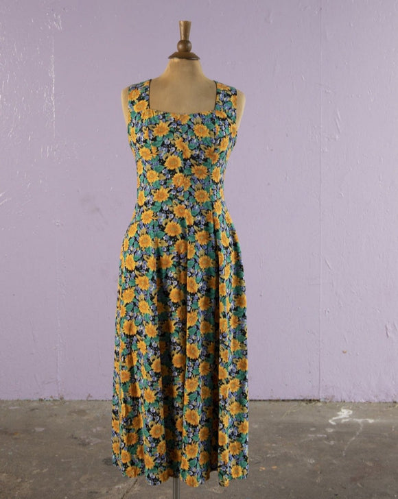 1990's Daisy floral maxi dress with a criss cross back