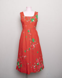1970's Malia Red sleeveless midi dress with a strawberry & apple print with pockets