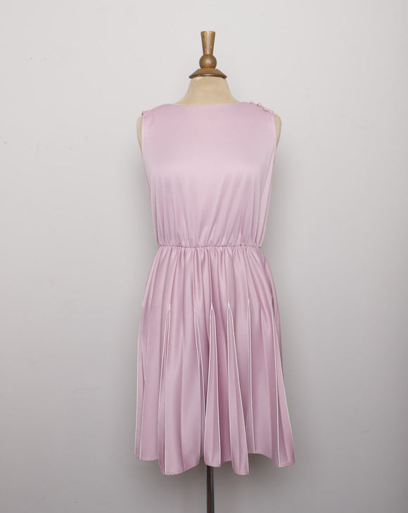 1970's Lilac sleeveless dress with pleated skirt