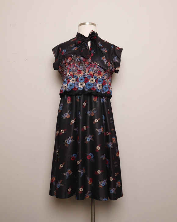 1970's Black floral dress with a pleated skirt & blouson top