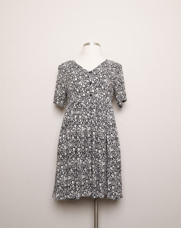 1990's Black & White dainty floral baby doll dress